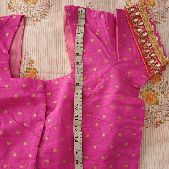 Brand new bhandhani hand gottapatti saree - Picture 5 of 7